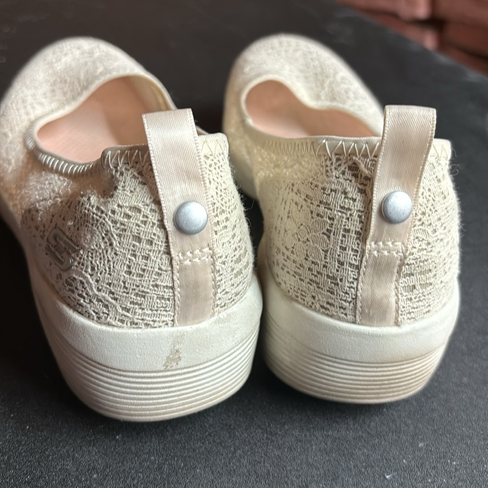 Skechers Women's Cream Lace Ballet Flats with Memory Foam - Picture 5 of 5